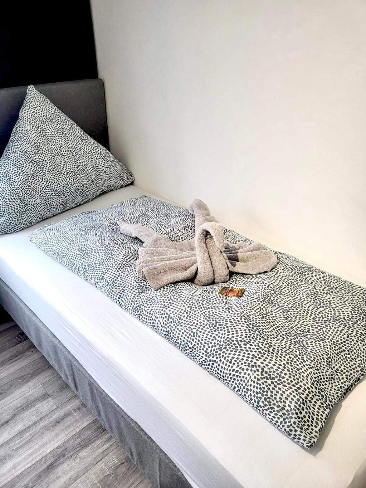 New High Speed Wifi - Elegantes 2 Schlafzimmer Apart Mit 3 Betten Pforzheim Kültér fotó